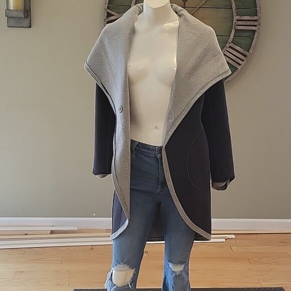 Lululemon & Go When You're Cold Reversible Wrap - Picture 6 of 16